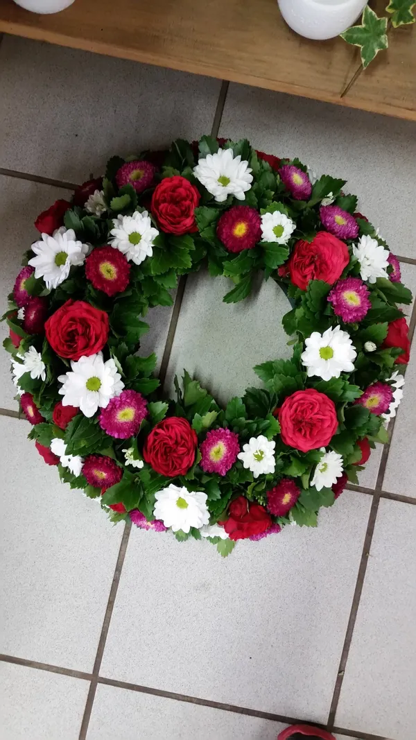 Urnenschmuck von Blumen Holdack – Bild 2