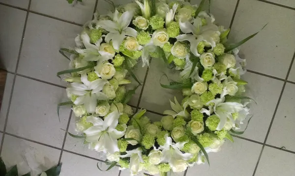 Urnenschmuck von Blumen Holdack – Bild 24