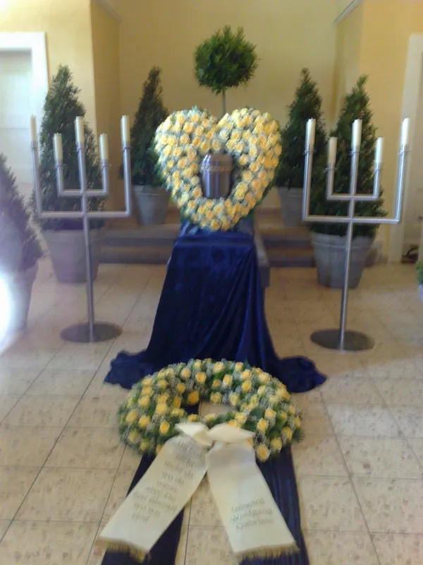 Kränze von Blumen Holdack – Bild 2