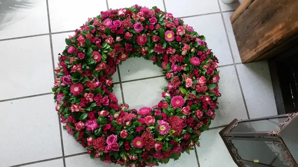 Urnenschmuck von Blumen Holdack – Bild 3
