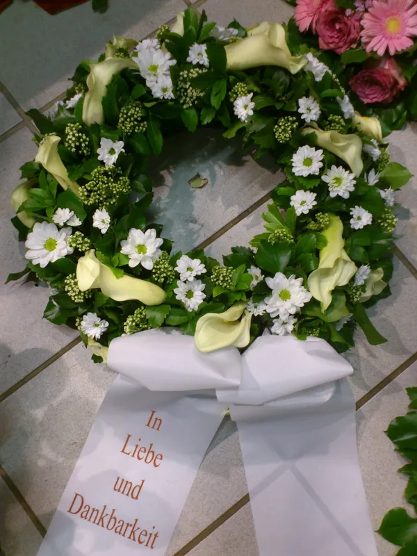 Kränze von Blumen Holdack – Bild 28