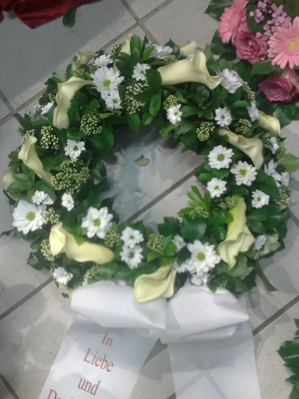 Kränze von Blumen Holdack – Bild 19